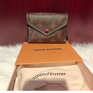 💯Authentic Louis Vuitton Classic Monogram Victorine Wallet Full Set